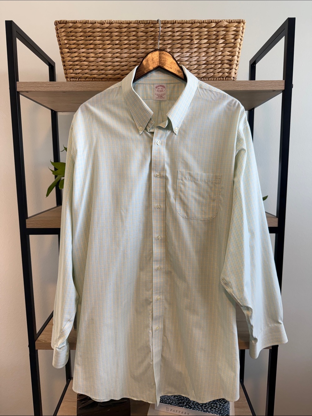 Brooks Brothers No Iron Original Traditional Fit Cotton Button Down Dress Shirt